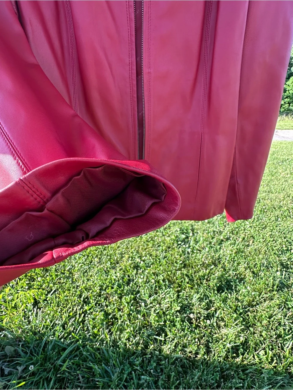 Women’s Red butter soft Lambskin
Leather Zip-Front Jacket- like new-Large - Picture 7 of 8